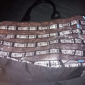 Women's large Victoria's Secret tote bag with zipper closure